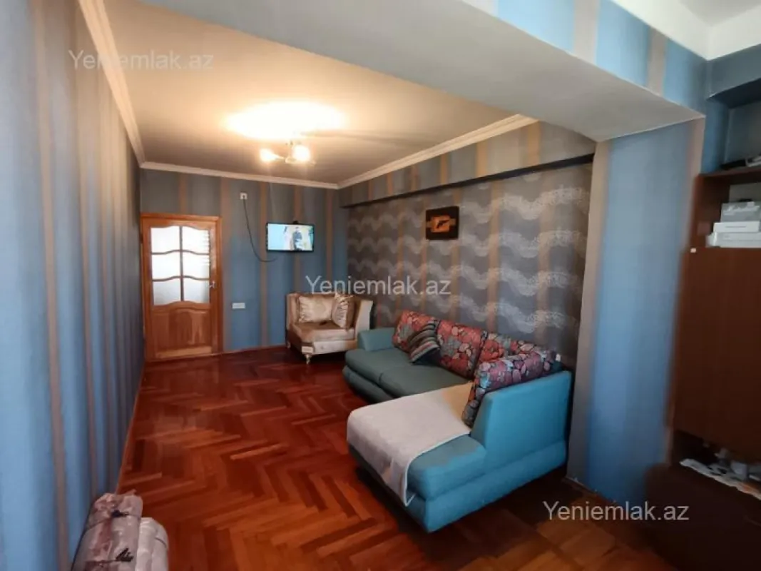 Satılır 3 otaqlı köhnə tikili 100 m²