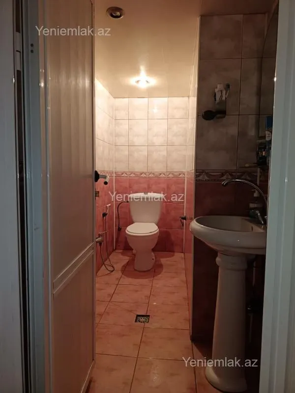 Satılır 3 otaqlı köhnə tikili 100 m²