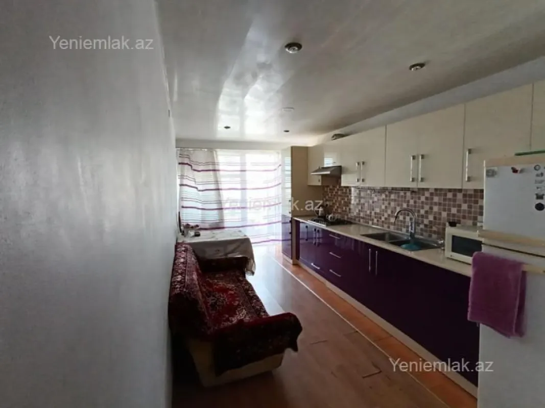 Satılır 3 otaqlı köhnə tikili 100 m²