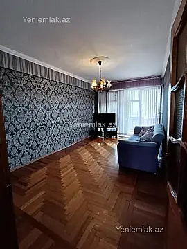 Satılır 3 otaqlı köhnə tikili 100 m²