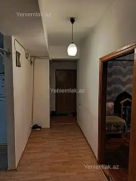 Satılır 3 otaqlı köhnə tikili 100 m²