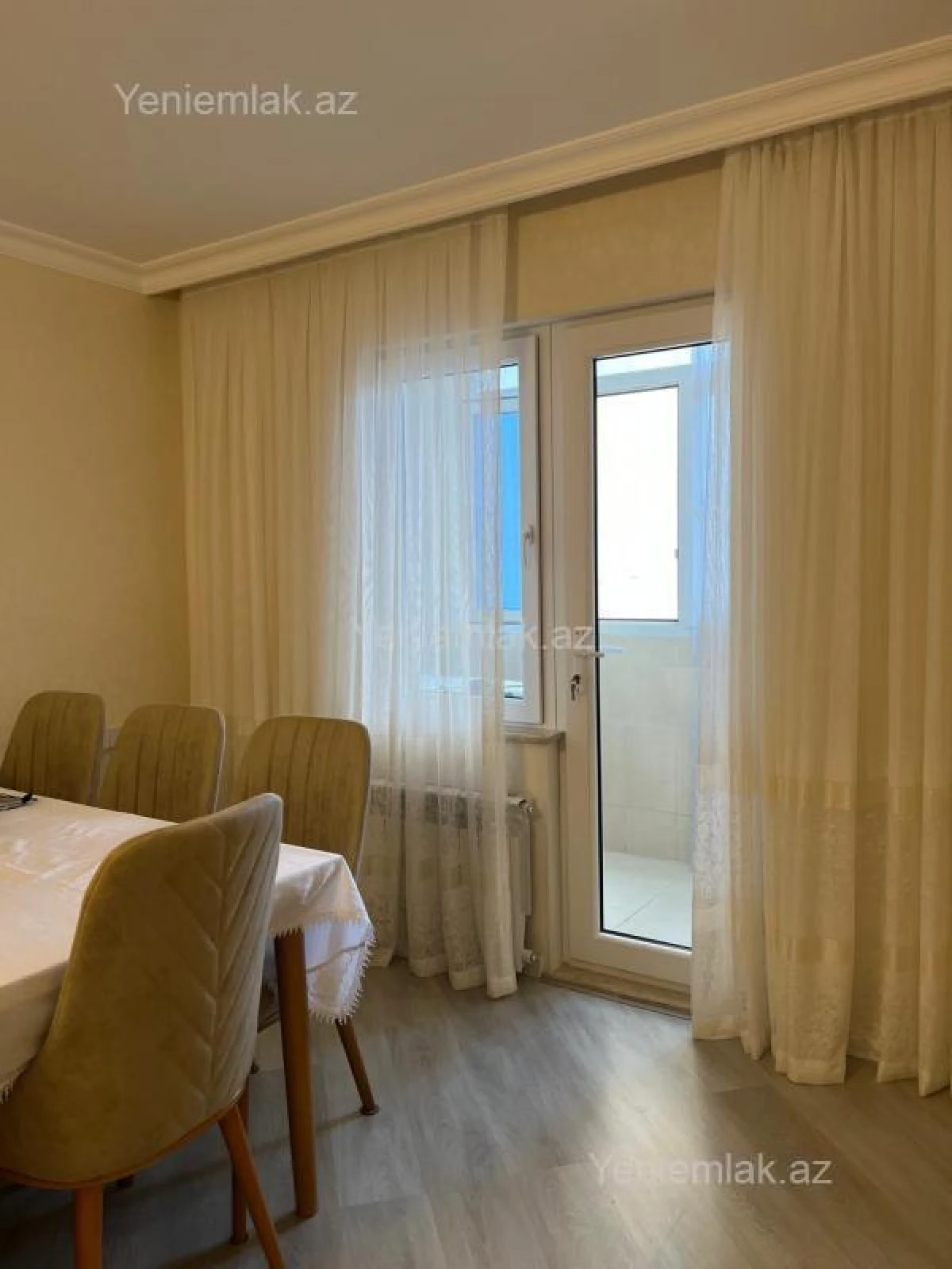 Satılır 3 otaqlı köhnə tikili 84 m²