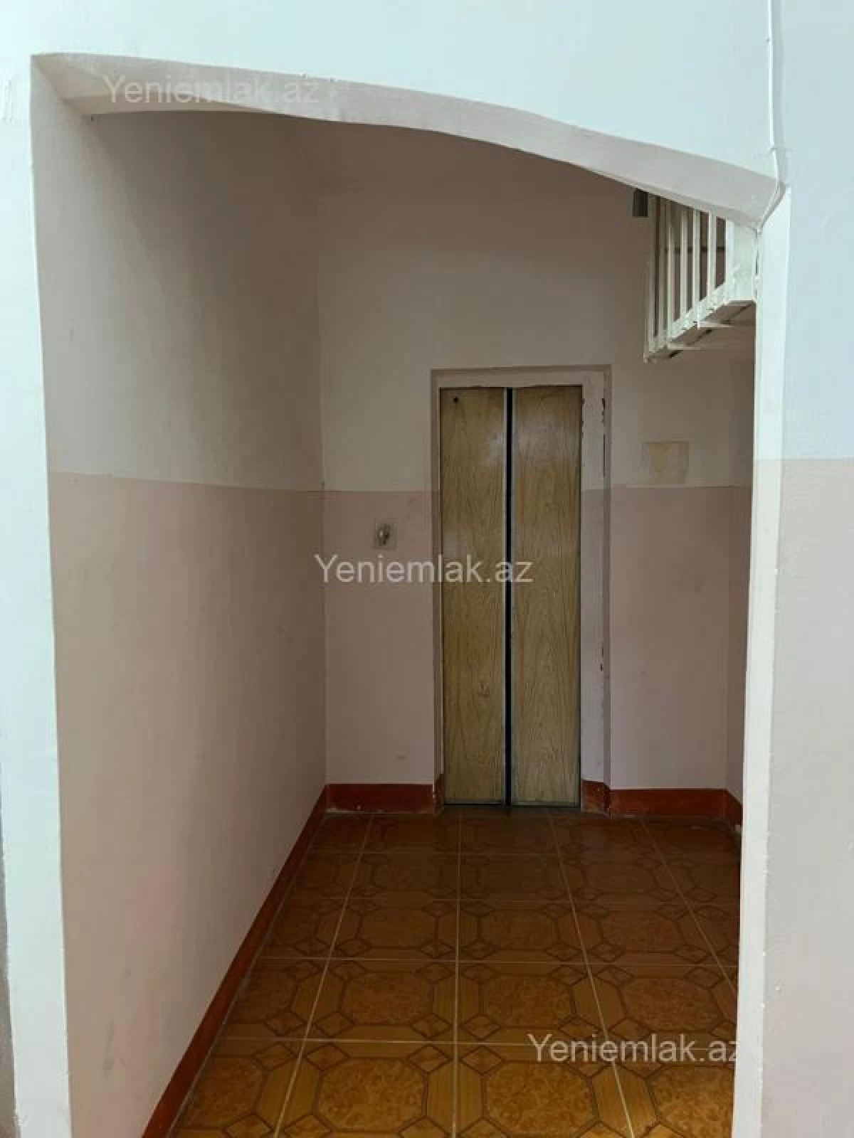 Satılır 3 otaqlı köhnə tikili 84 m²