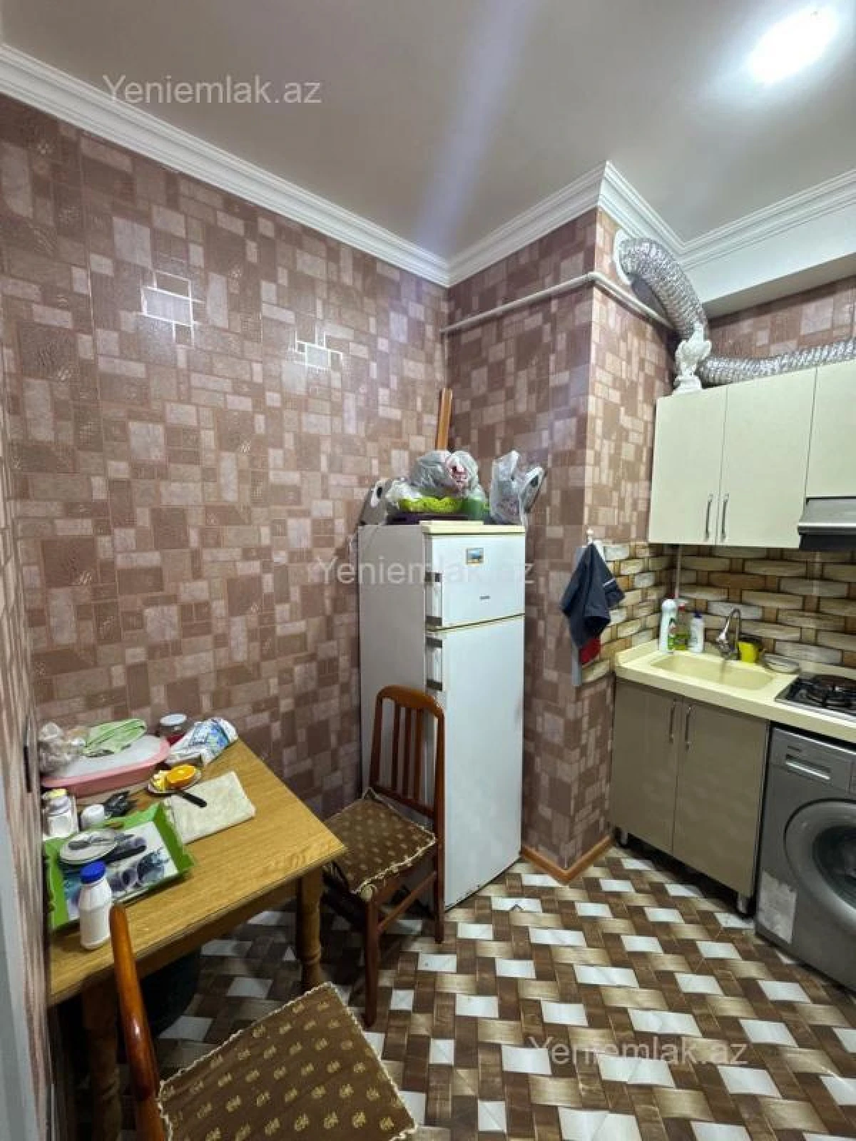 Satılır 2 otaqlı köhnə tikili 62 m²