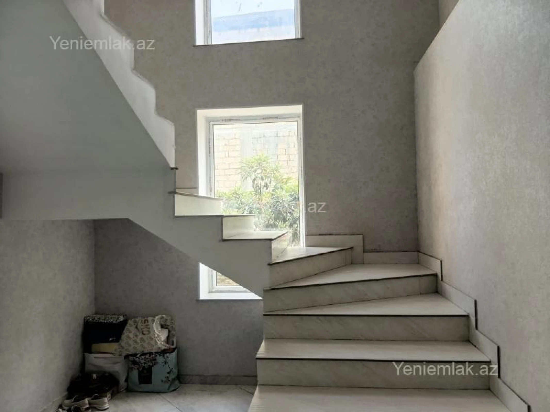 Satılır 7 otaqlı həyət evi 330 m²