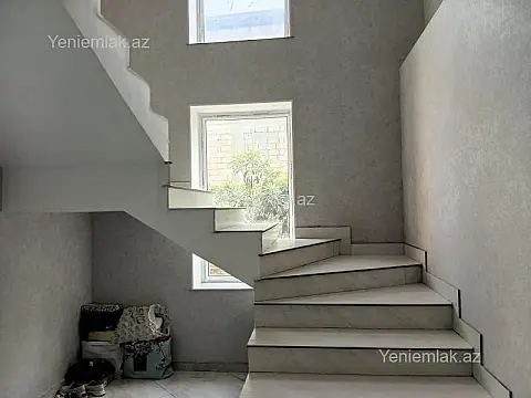 Satılır 7 otaqlı həyət evi 330 m²