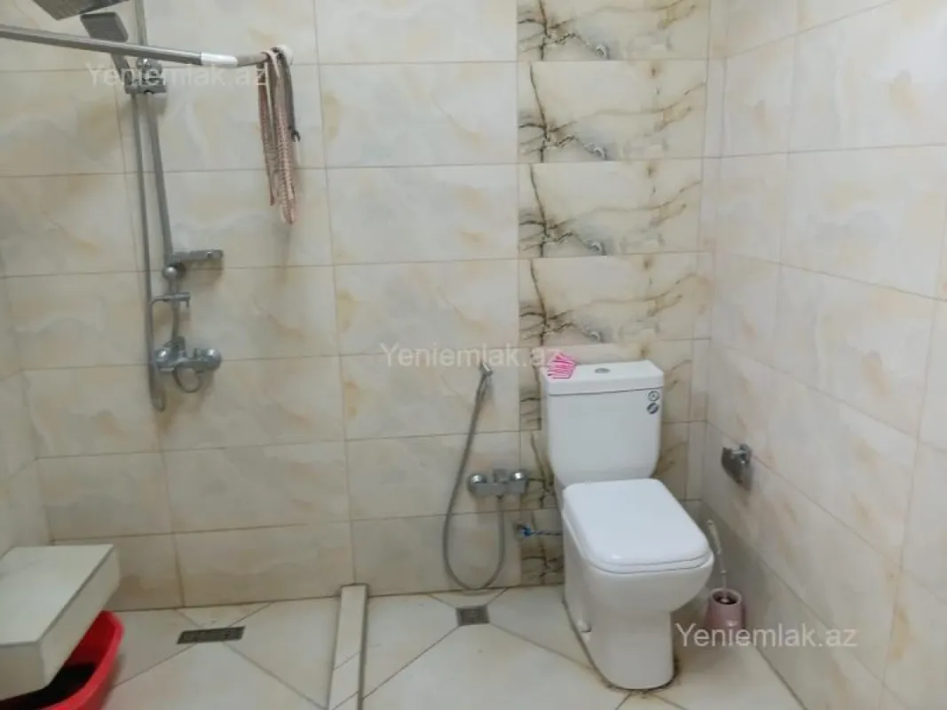 Satılır 7 otaqlı həyət evi 330 m²
