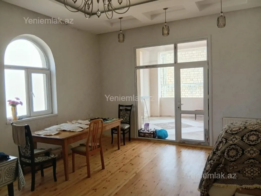 Satılır 7 otaqlı həyət evi 330 m²