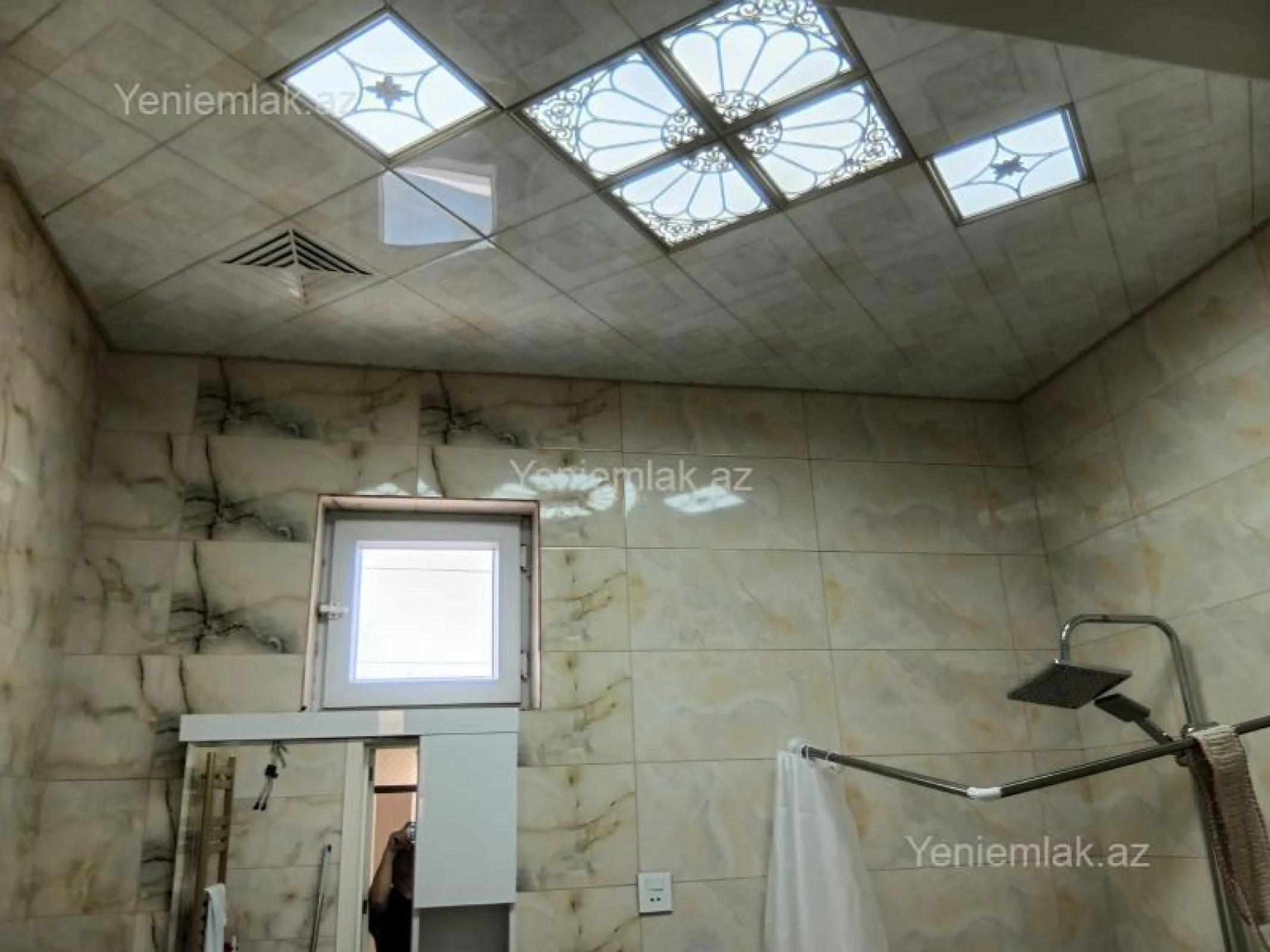 Satılır 7 otaqlı həyət evi 330 m²