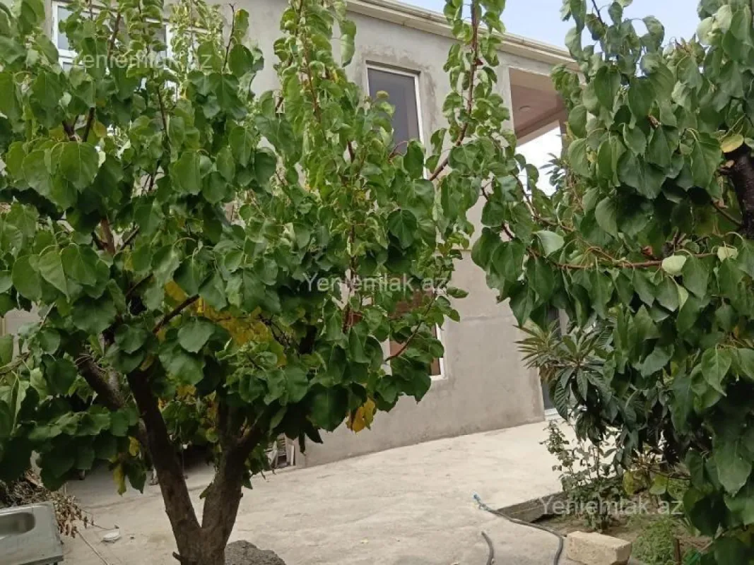 Satılır 7 otaqlı həyət evi 330 m²