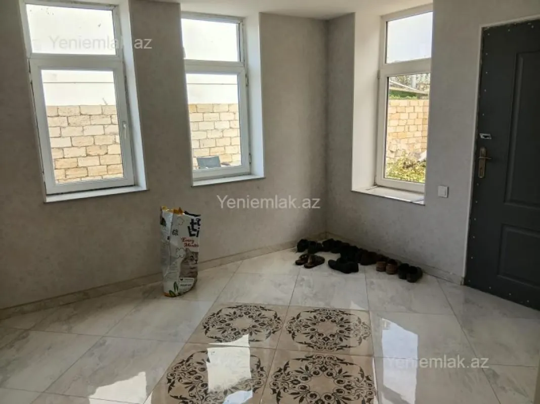 Satılır 7 otaqlı həyət evi 330 m²