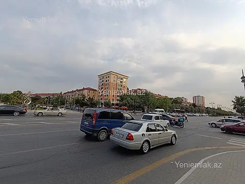 Satılır 4 otaqlı obyekt 566 m²