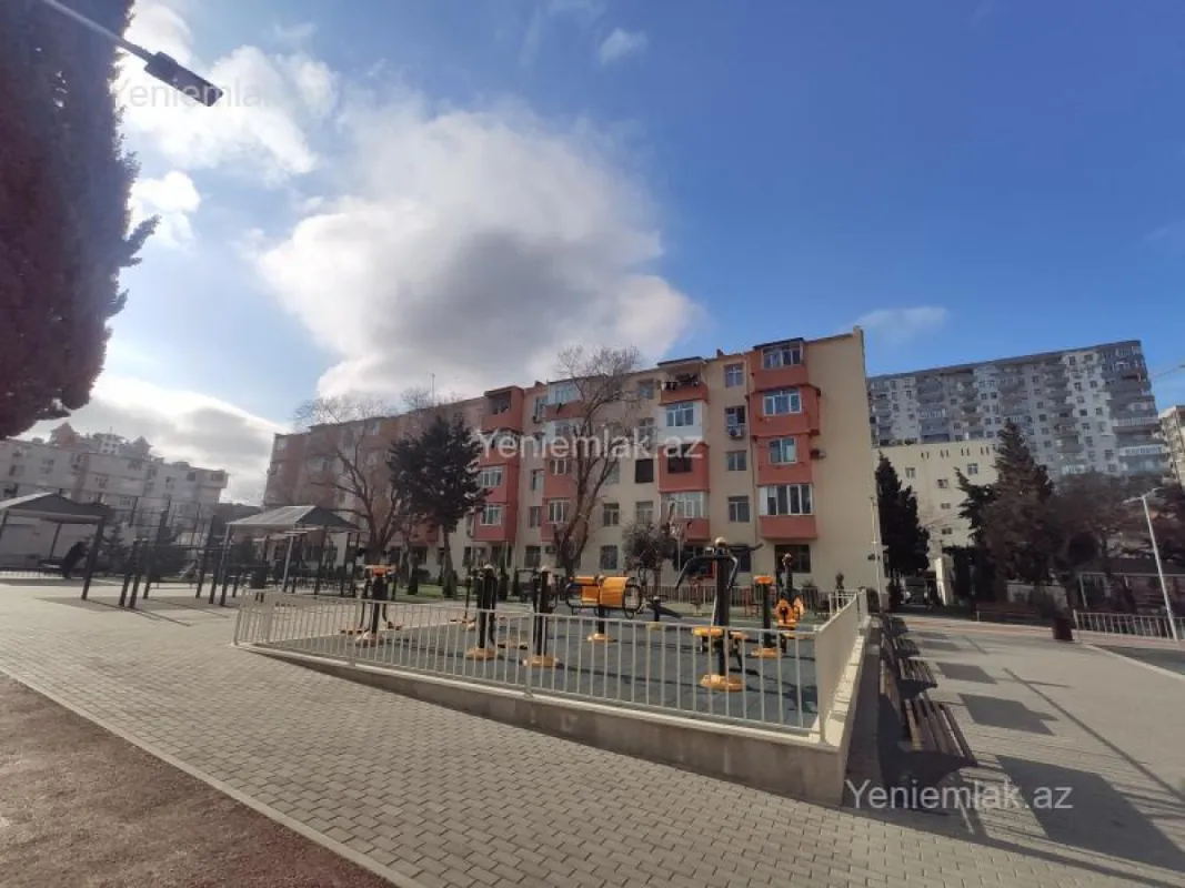 Satılır 1 otaqlı köhnə tikili 32 m²