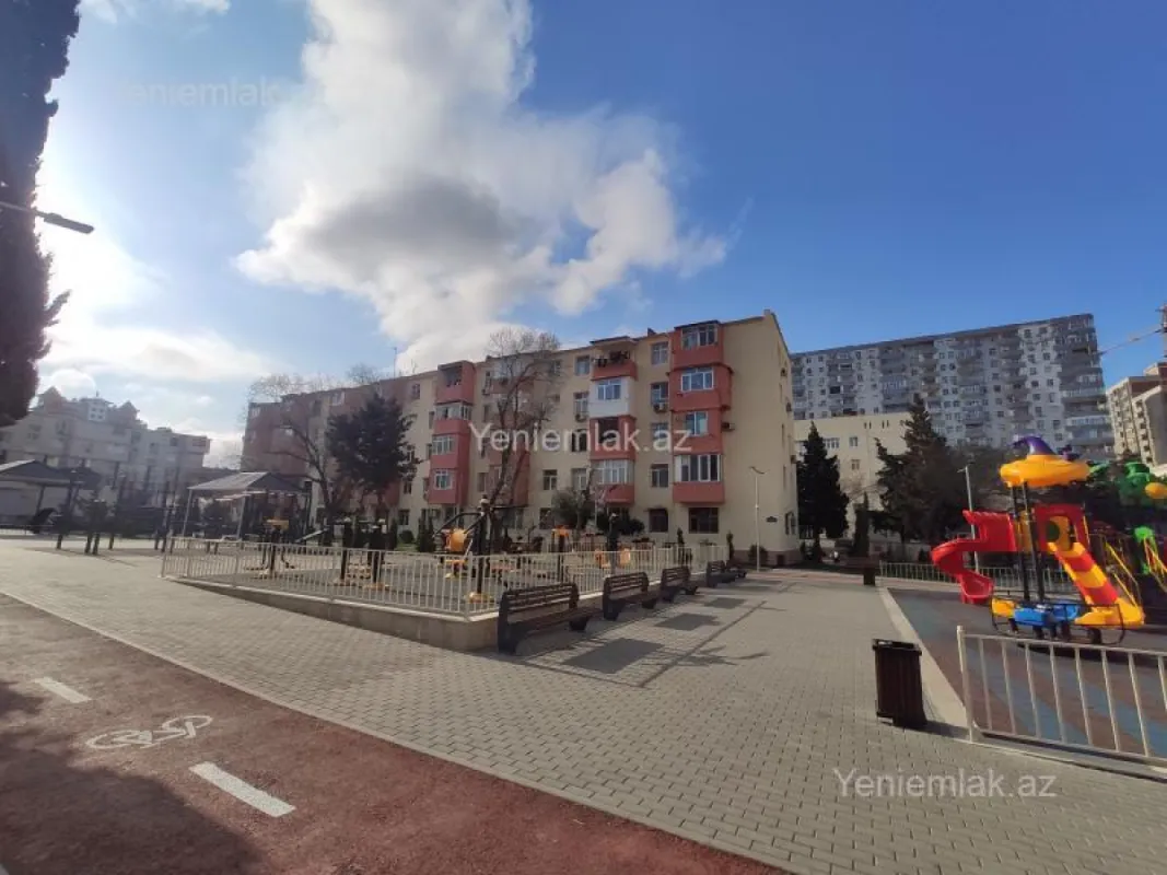 Satılır 1 otaqlı köhnə tikili 32 m²