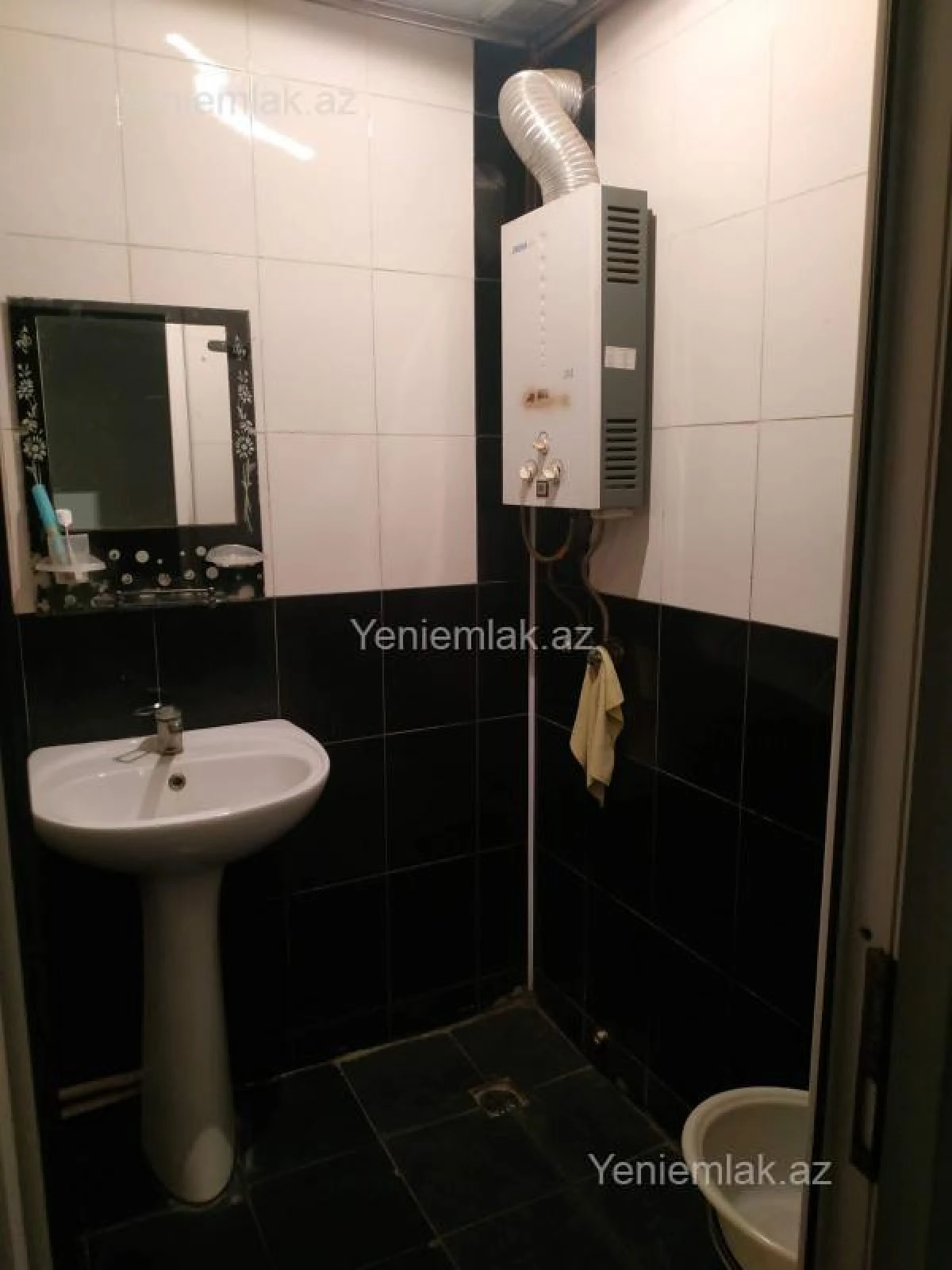 Satılır 3 otaqlı köhnə tikili 65 m²