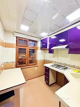 Satılır 4 otaqlı köhnə tikili 80 m²