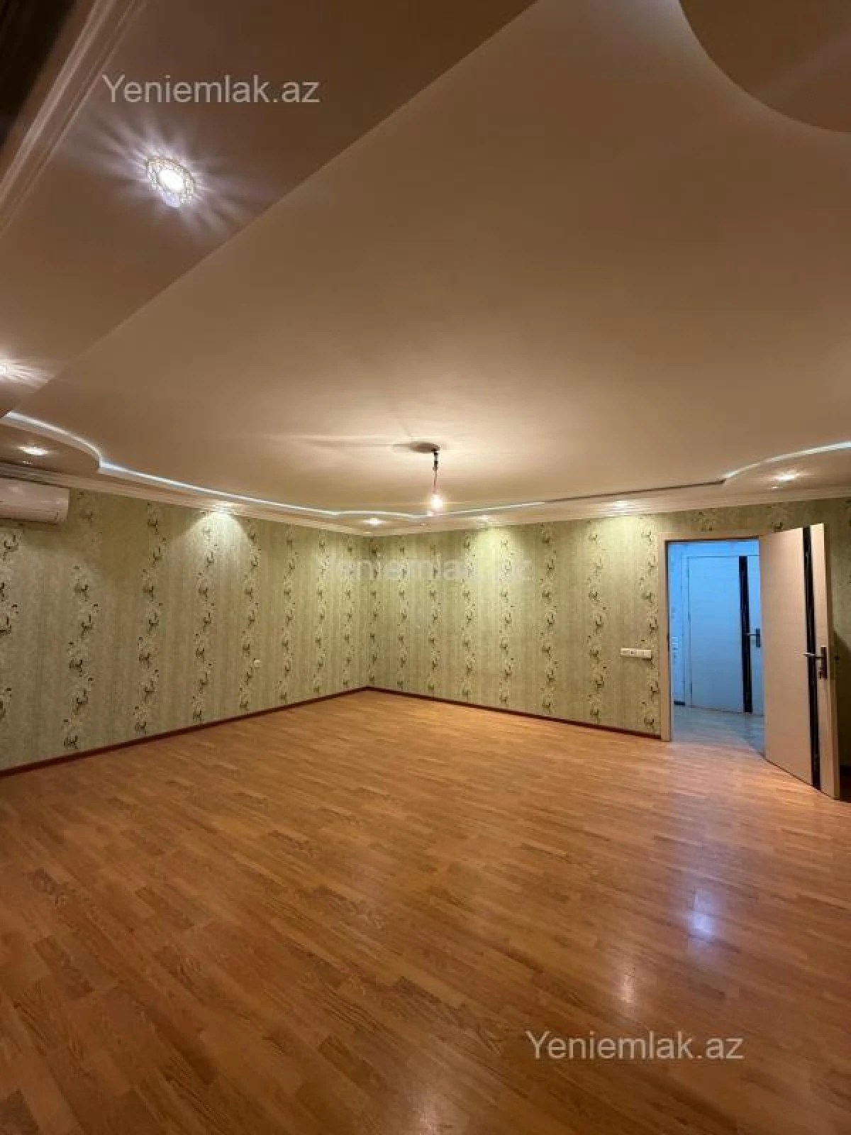 Satılır 4 otaqlı köhnə tikili 80 m²