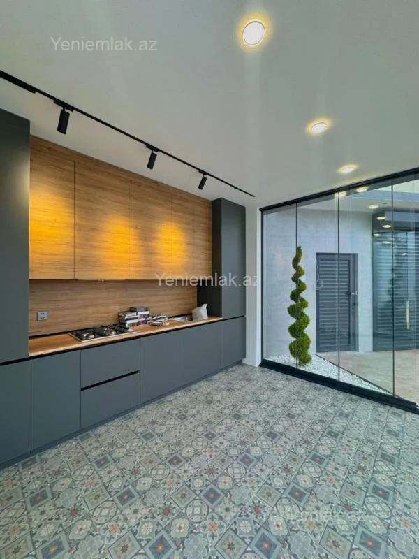 Satılır 5 otaqlı həyət evi 280 m²