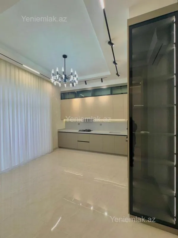 Satılır 5 otaqlı həyət evi 280 m²