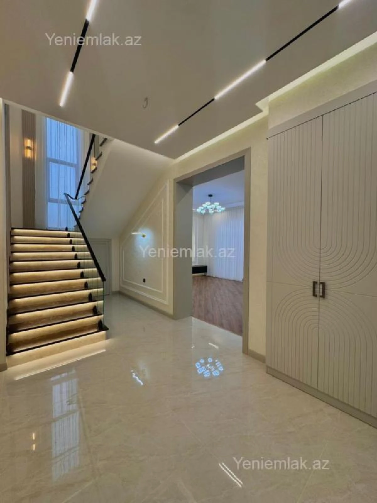 Satılır 5 otaqlı həyət evi 280 m²