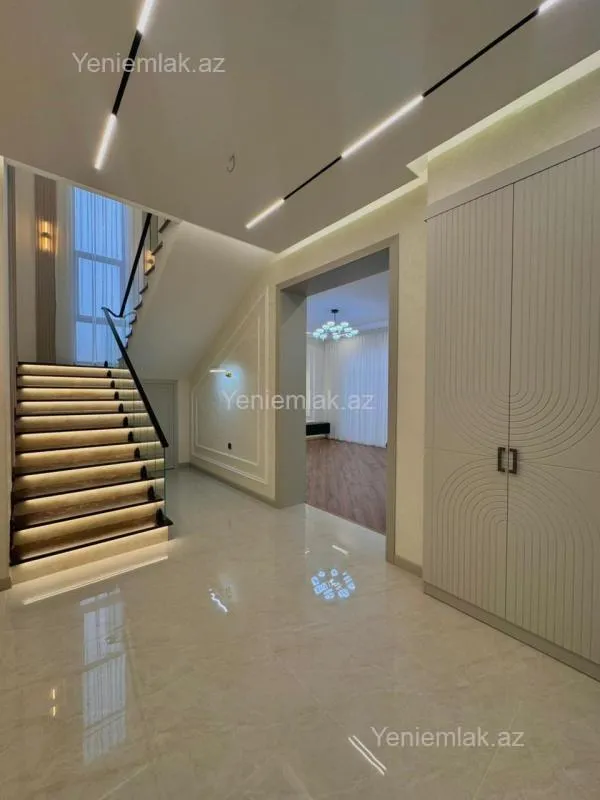 Satılır 5 otaqlı həyət evi 280 m²