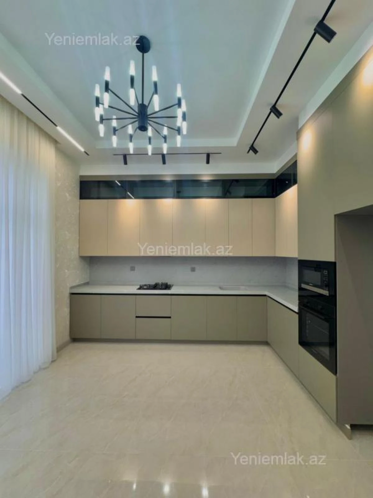 Satılır 5 otaqlı həyət evi 280 m²