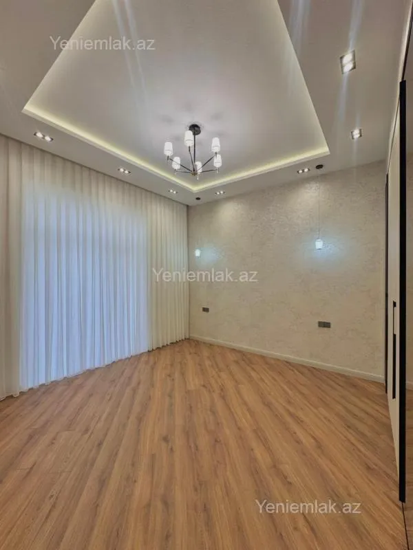 Satılır 5 otaqlı həyət evi 280 m²