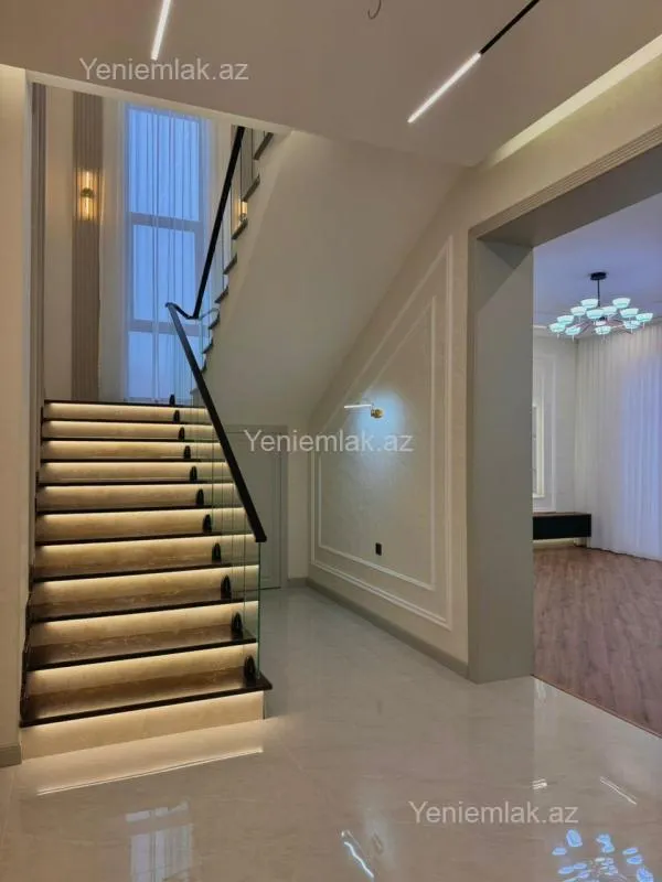 Satılır 5 otaqlı həyət evi 280 m²