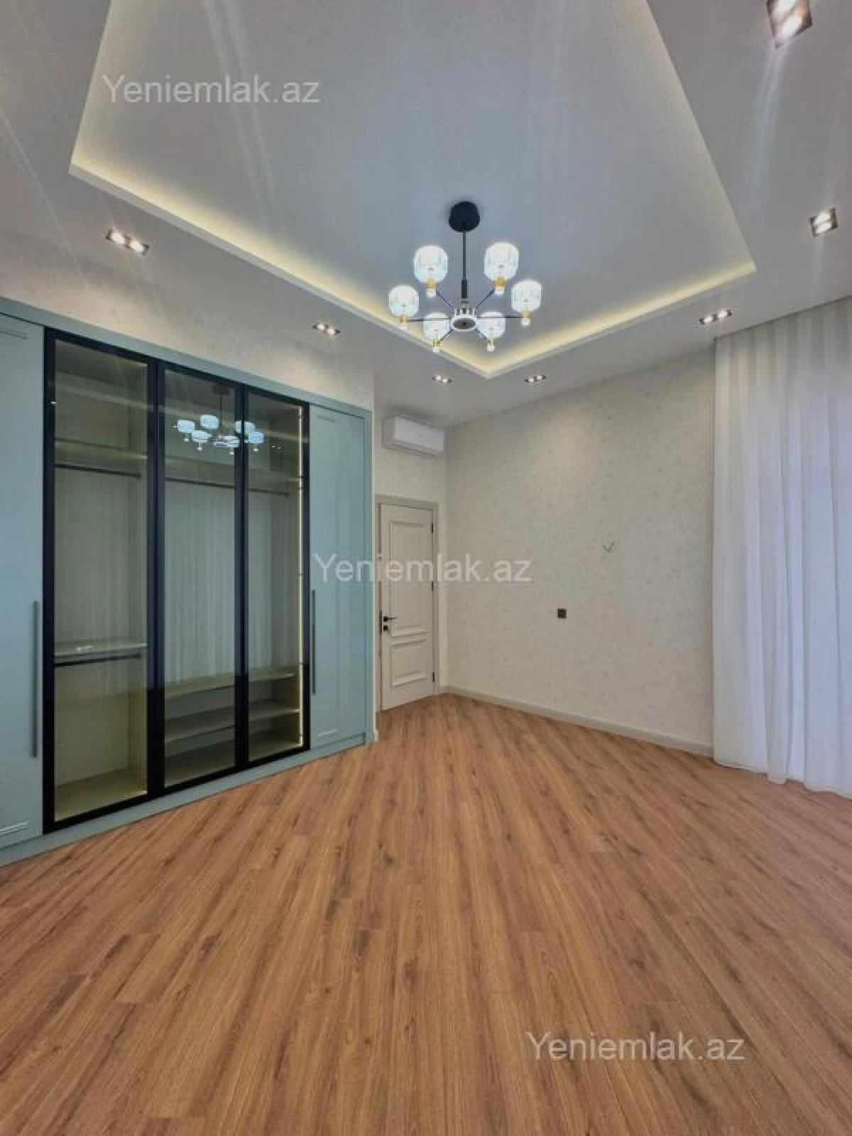 Satılır 5 otaqlı həyət evi 280 m²