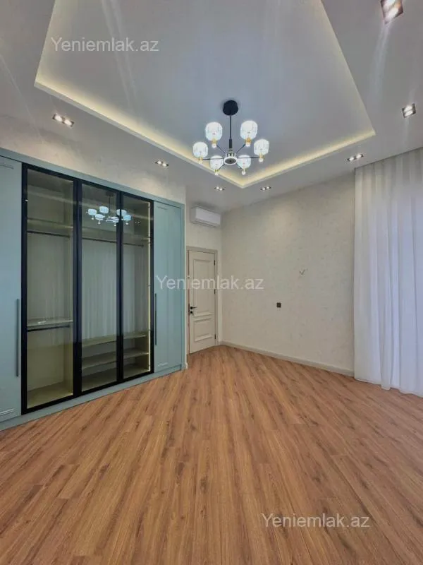 Satılır 5 otaqlı həyət evi 280 m²