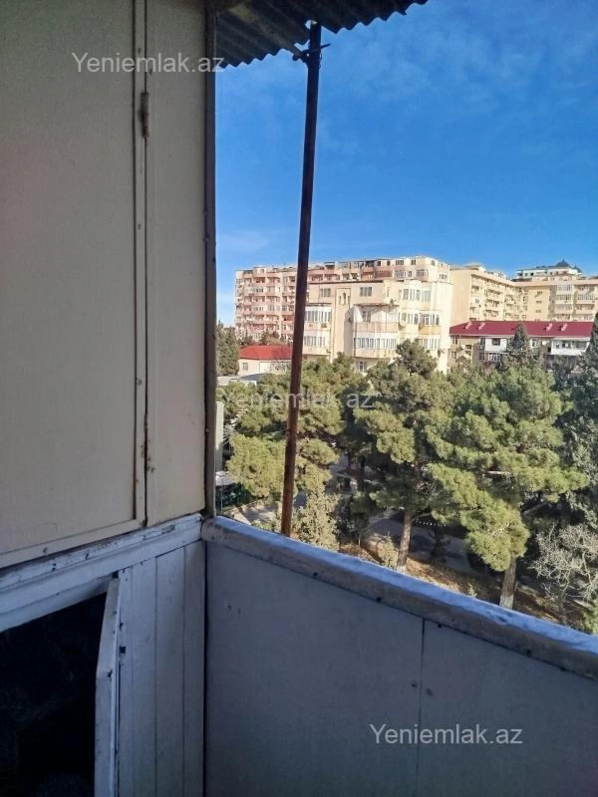 Satılır 3 otaqlı köhnə tikili 64 m²