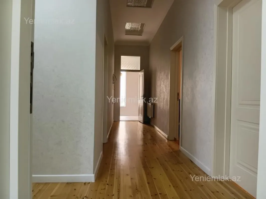 Satılır 7 otaqlı həyət evi 330 m²