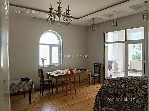 Satılır 7 otaqlı həyət evi 330 m²