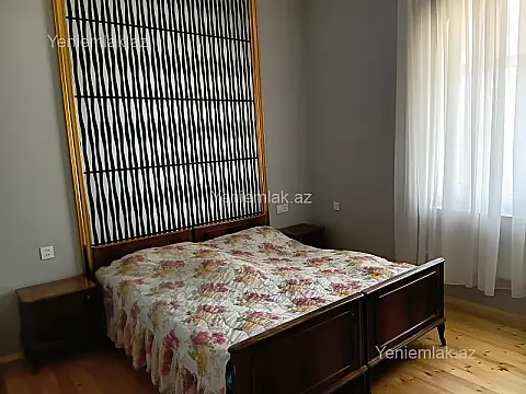 Satılır 7 otaqlı həyət evi 330 m²