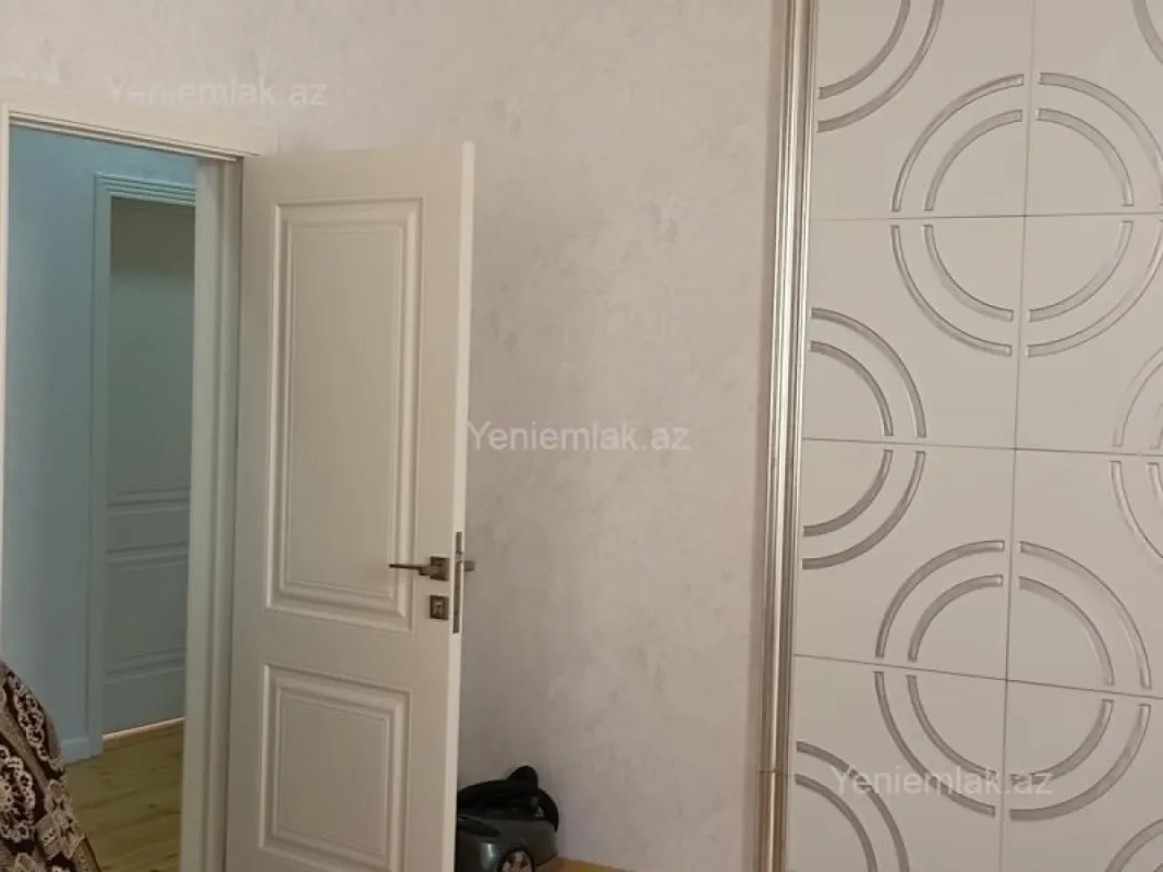 Satılır 7 otaqlı həyət evi 330 m²