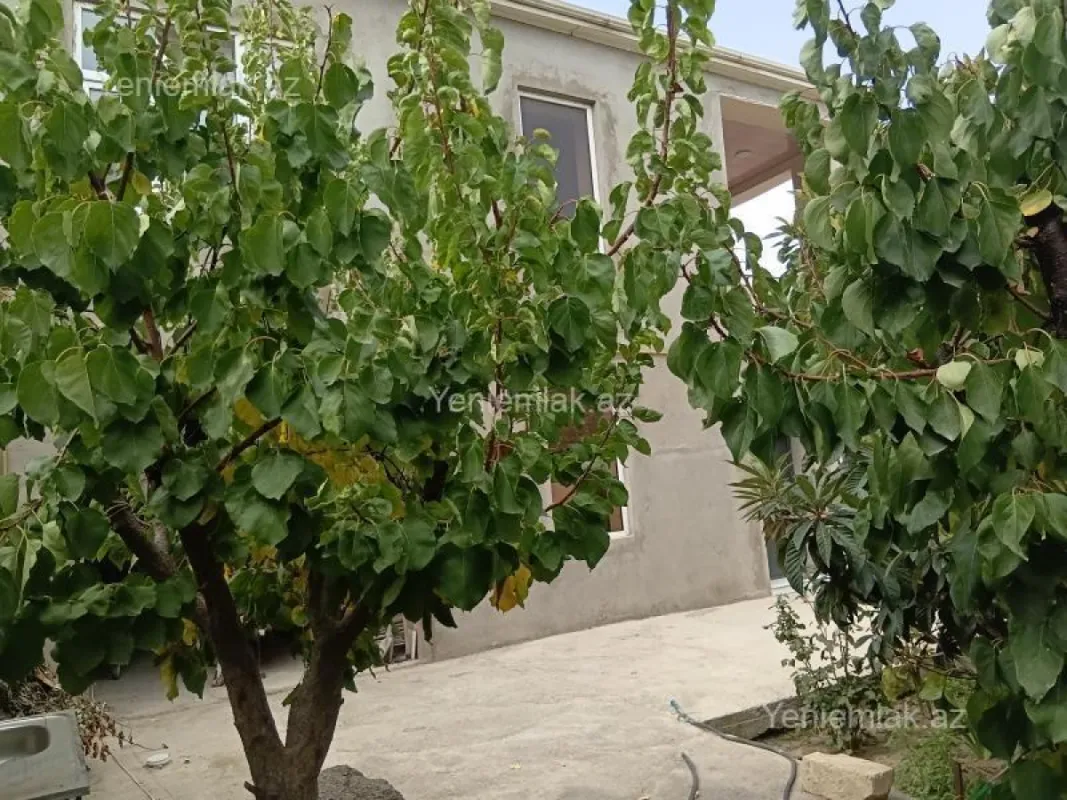 Satılır 7 otaqlı həyət evi 330 m²
