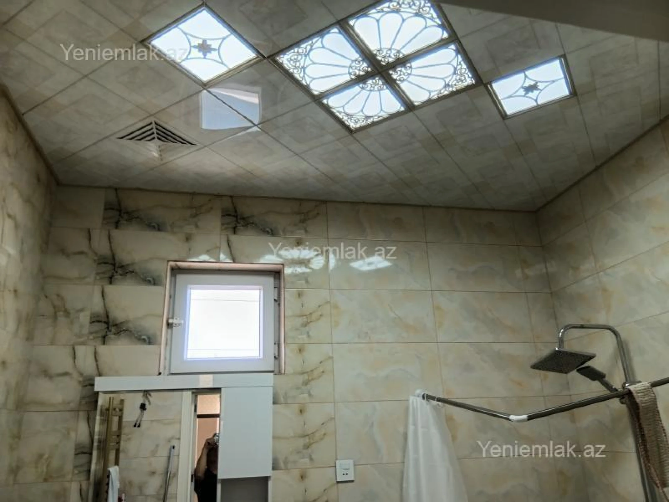 Satılır 7 otaqlı həyət evi 330 m²