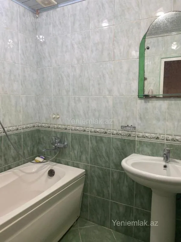 Satılır 3 otaqlı köhnə tikili 90 m²