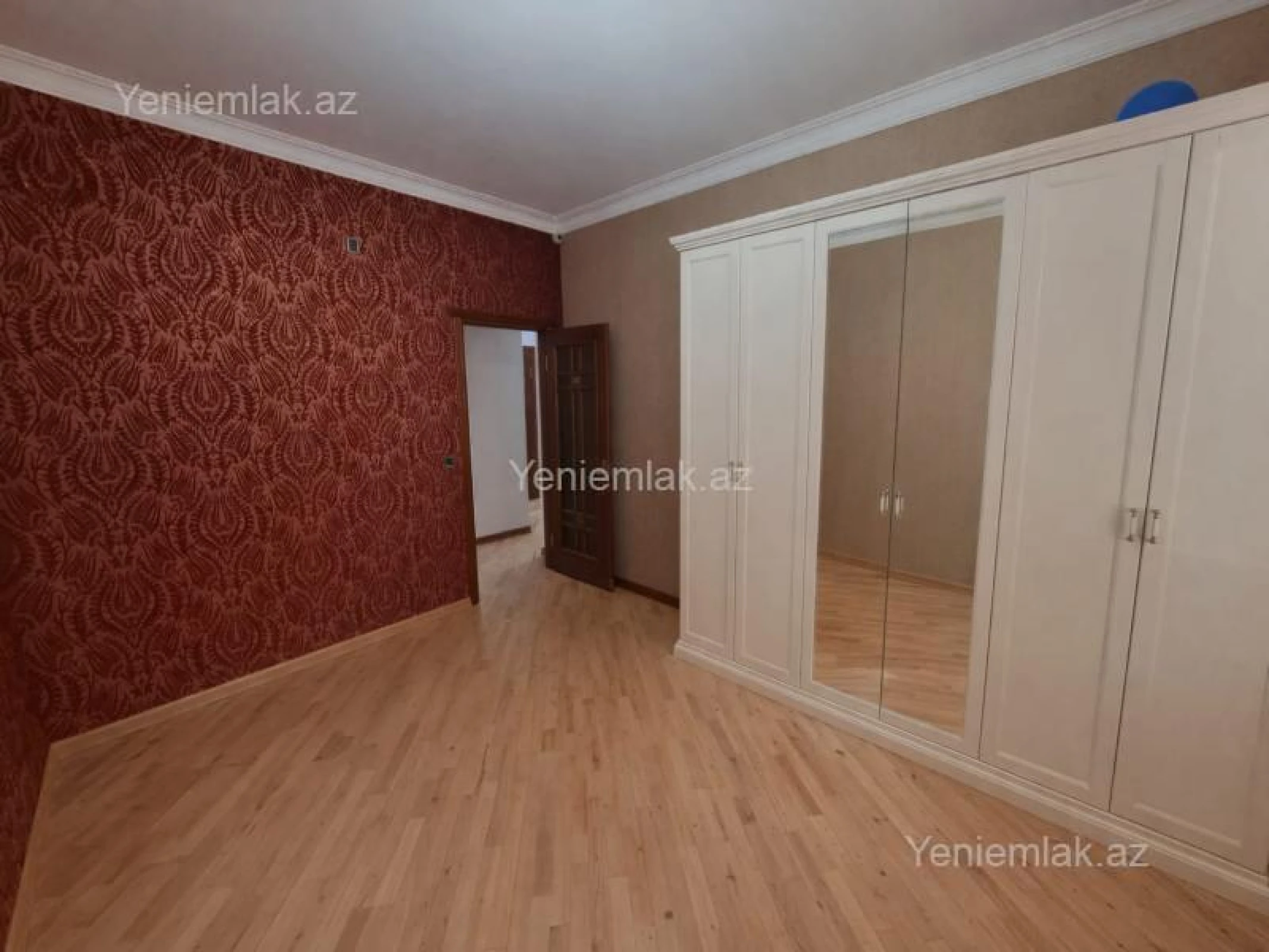 Satılır 3 otaqlı yeni tikili 135 m²