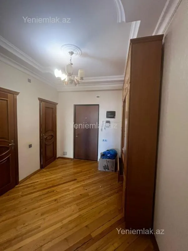Satılır 3 otaqlı yeni tikili 125 m²