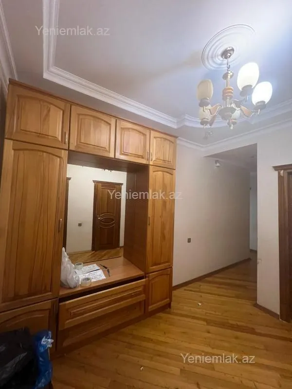 Satılır 3 otaqlı yeni tikili 125 m²