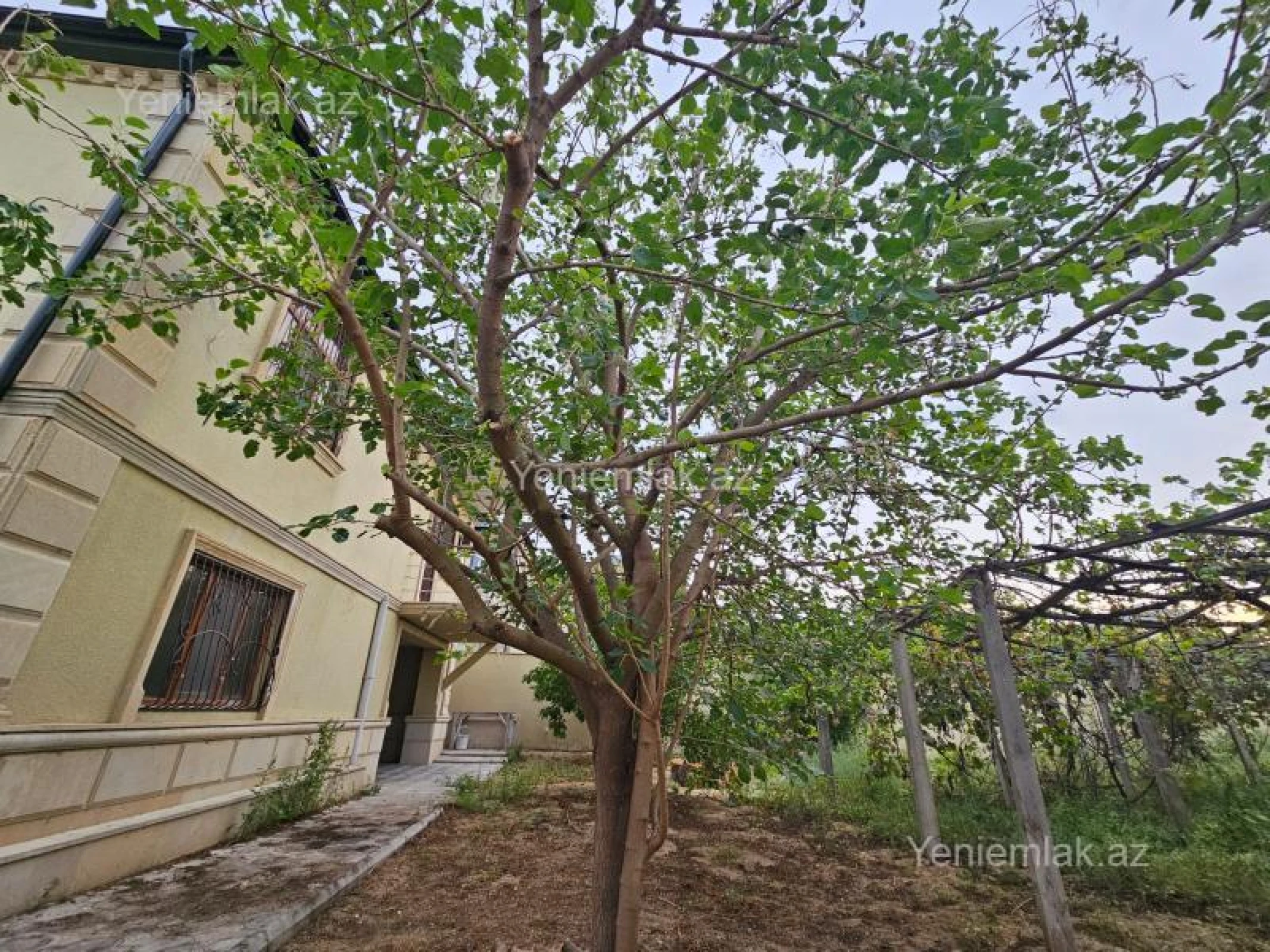 Satılır 4 otaqlı həyət evi 150 m²