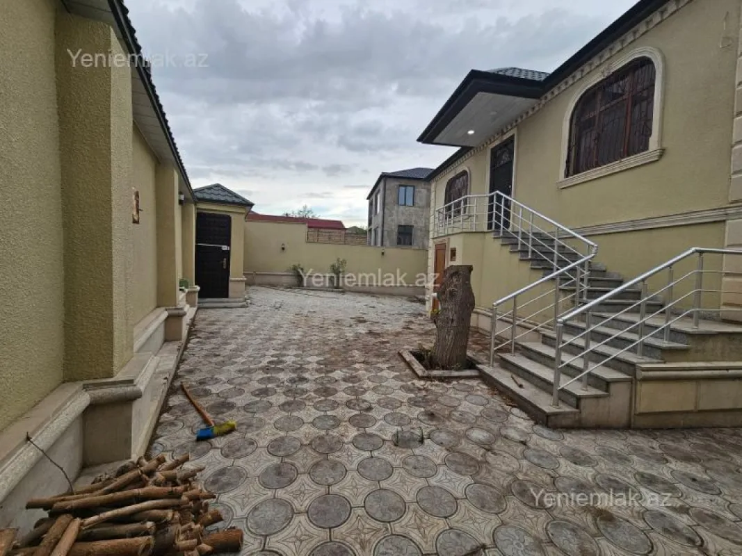 Satılır 4 otaqlı həyət evi 150 m²