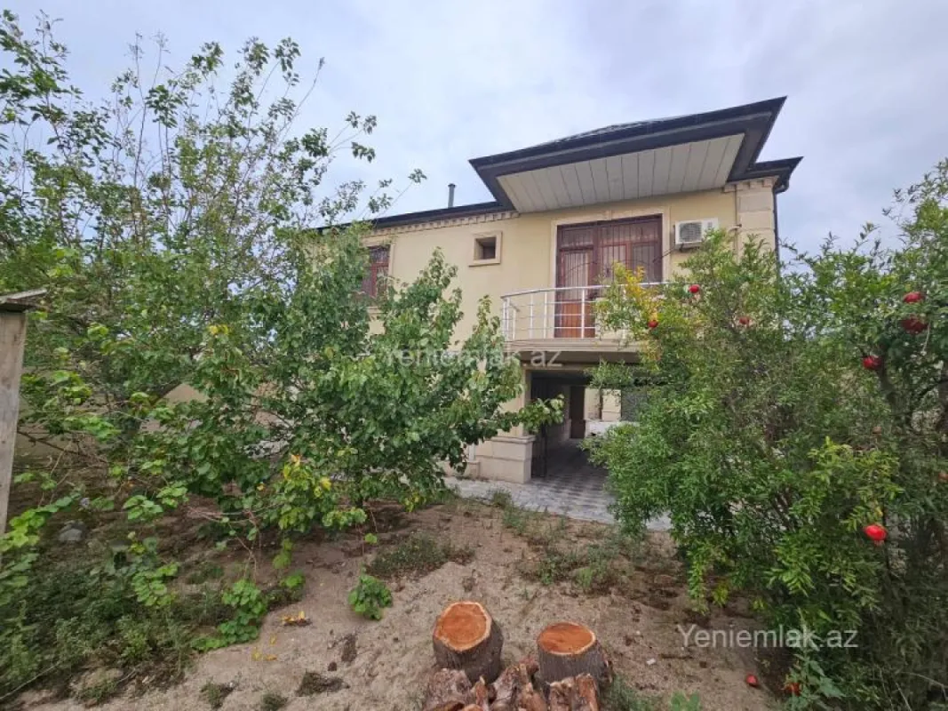 Satılır 4 otaqlı həyət evi 150 m²
