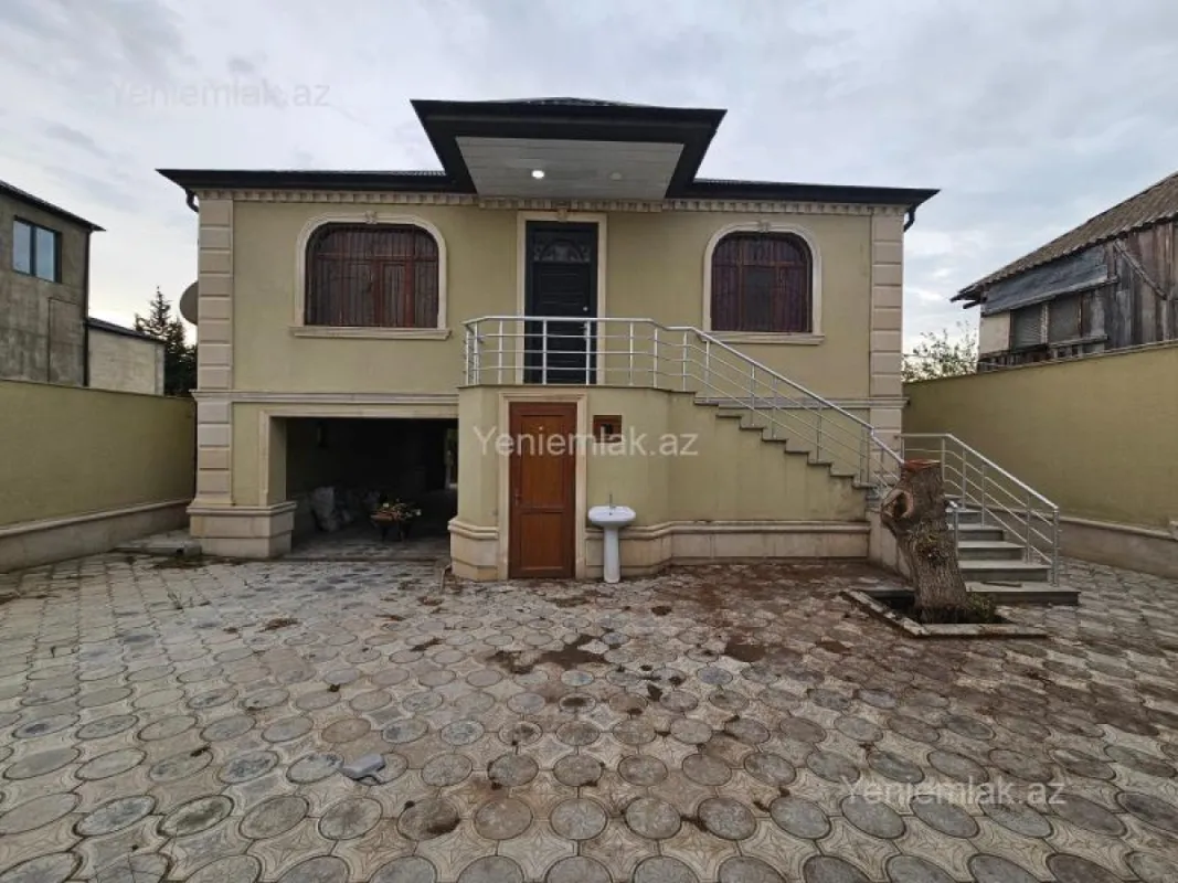Satılır 4 otaqlı həyət evi 150 m²