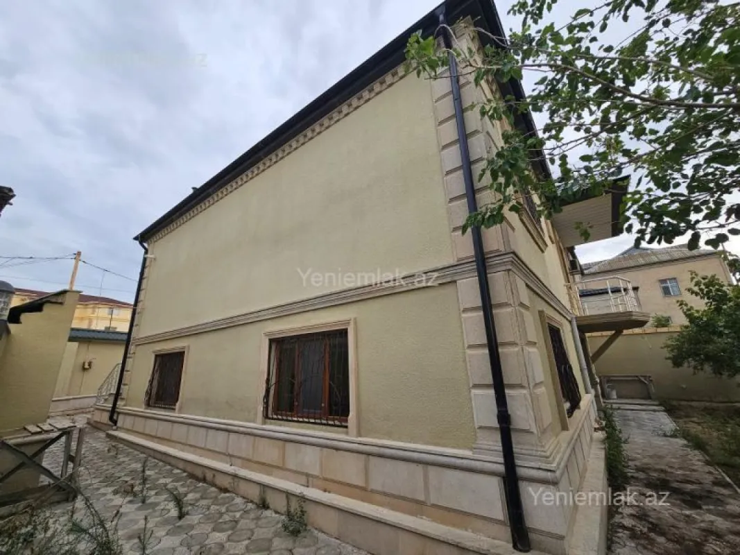 Satılır 4 otaqlı həyət evi 150 m²