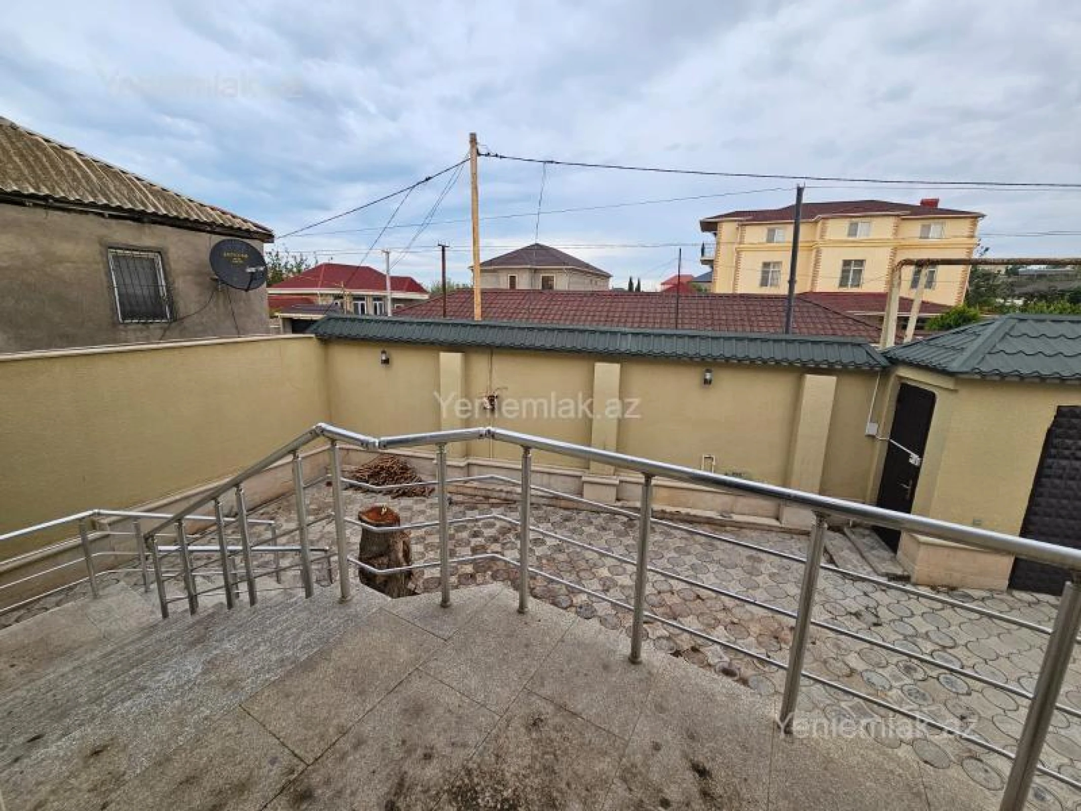 Satılır 4 otaqlı həyət evi 150 m²