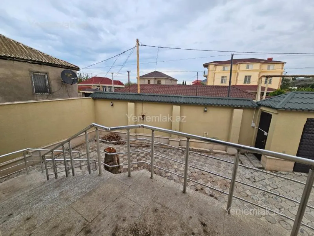Satılır 4 otaqlı həyət evi 150 m²
