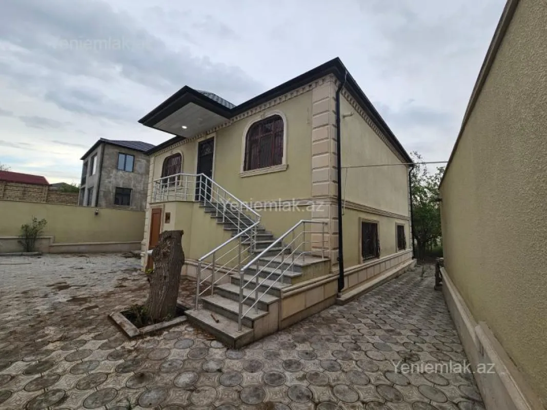 Satılır 4 otaqlı həyət evi 150 m²