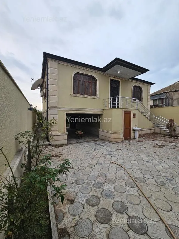 Satılır 4 otaqlı həyət evi 150 m²